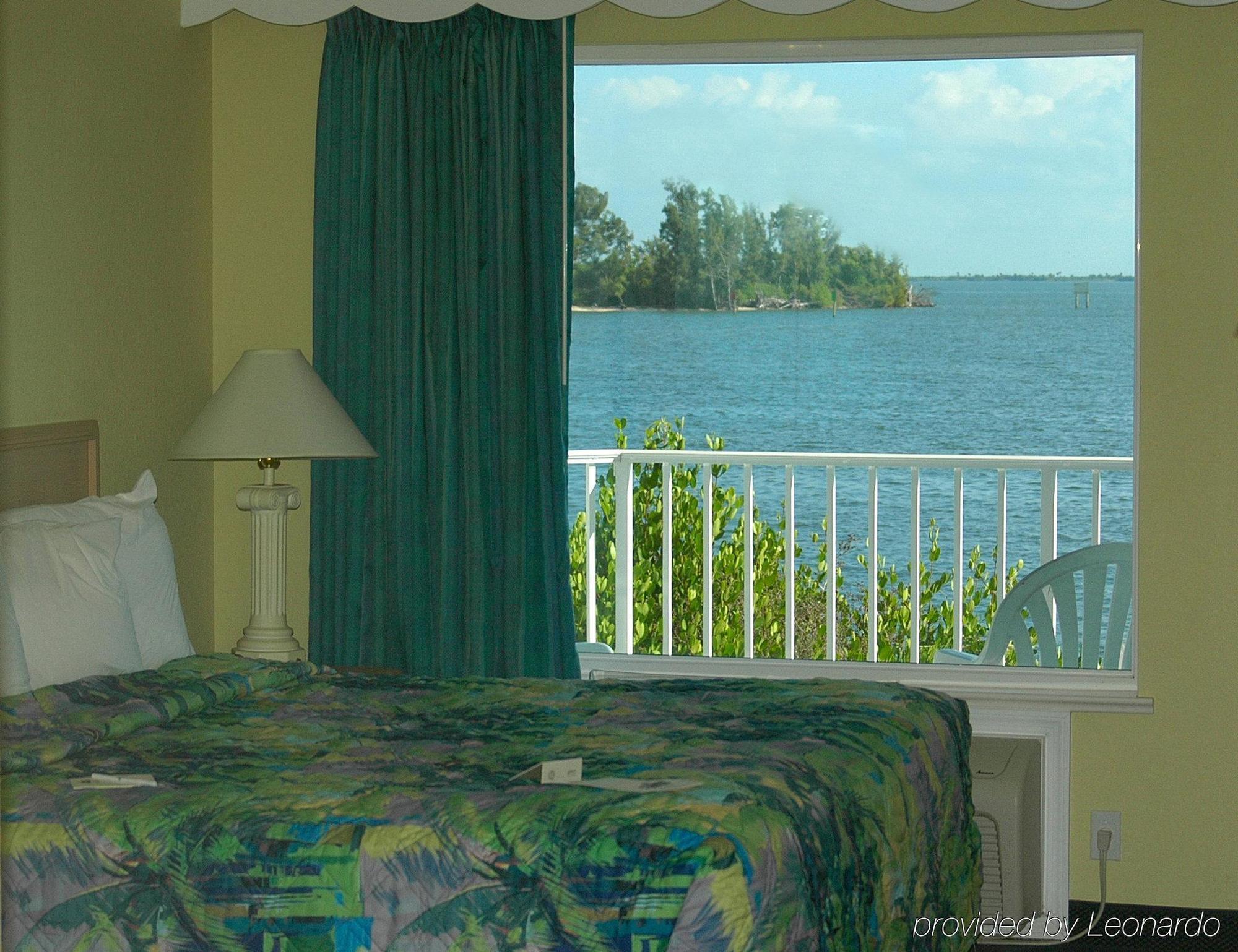 Capt Hirams Resort Себастьян Номер фото